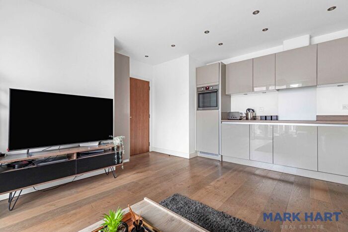 1 Bedroom Flat For Sale In Knoll Rise, Orpington, BR6