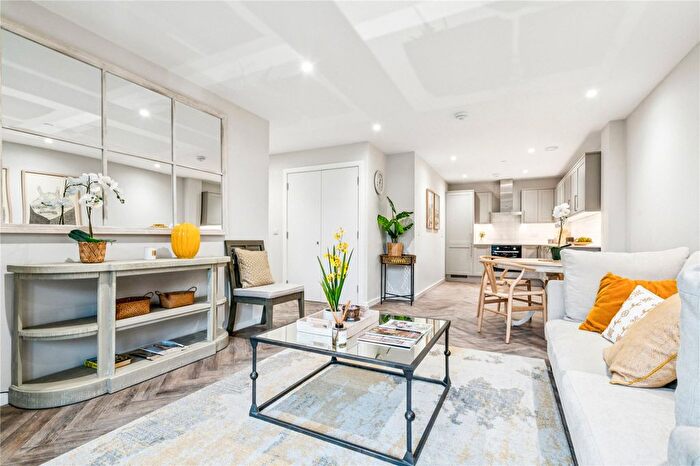 2 Bedroom Flat For Sale In Fallsbrook Road, SW16