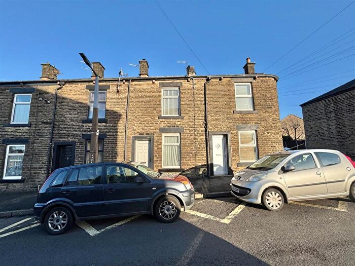 2 Bedroom End Of Terrace House To Rent In Gladstone Street, Glossop, SK13