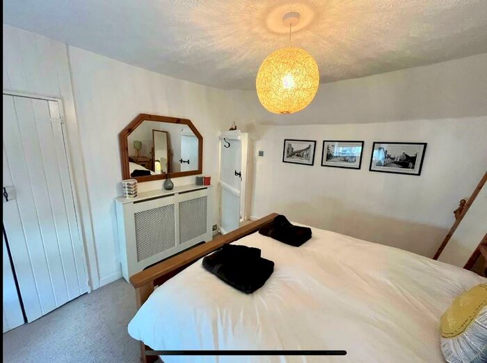 2 Bedroom Cottage For Sale In Church Street, Braunton, EX33