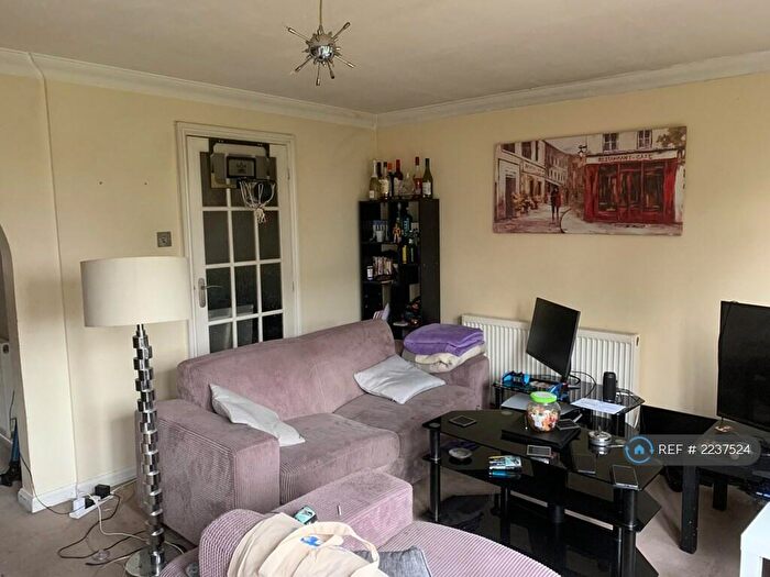 4 Bedroom Terraced House To Rent In Chigwell, Chigwell, IG7