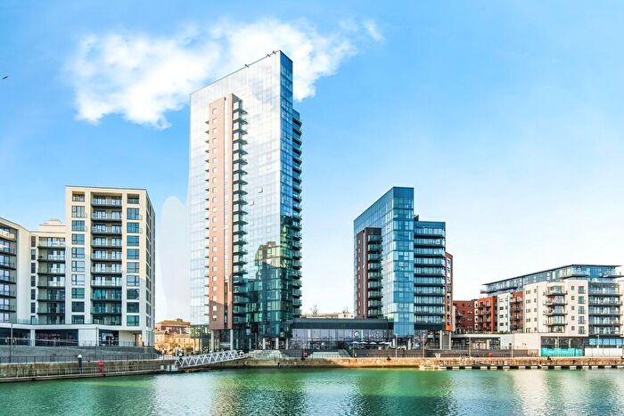 3 Bedroom Apartment To Rent In Ocean Way, Southampton, SO14