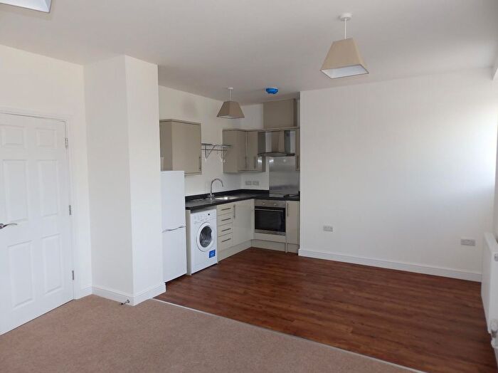 2 Bedroom Flat To Rent In High Street, Normanton, West Yorkshire, Uk, WF6