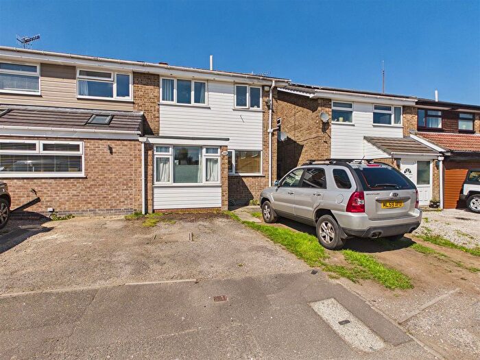 3 Bedroom Semi-Detached House For Sale In Cartmel Close, Dronfield, S18