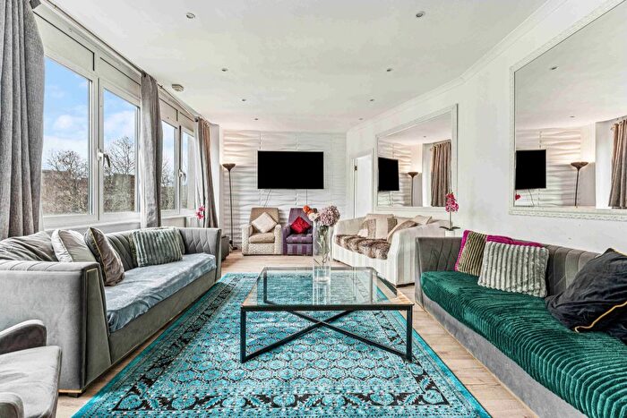 3 Bedroom Flat For Sale In - Brompton Road, SW3