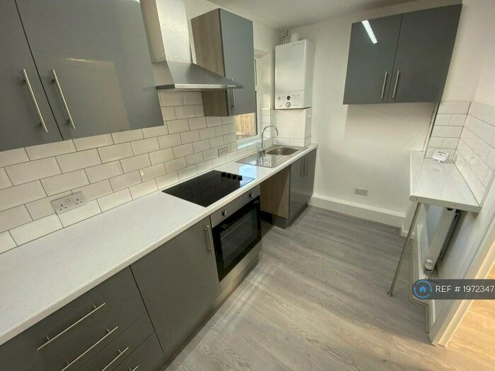 2 Bedroom Terraced House To Rent In Cockburn Close, Leeds, LS11