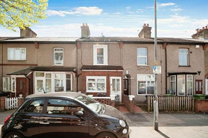3 Bedroom House To Rent In Wedderburn Road, Barking, IG11