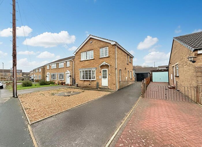 3 Bedroom Detached House For Sale In Oakland Court, Kirkburton, HD8