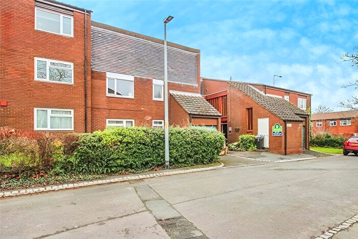 2 Bedroom Flat To Rent In Farm Lodge Grove, Telford, Shropshire, TF3