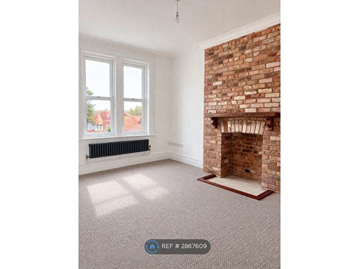 2 Bedroom Flat To Rent In Poole Road, Bournemouth, BH4