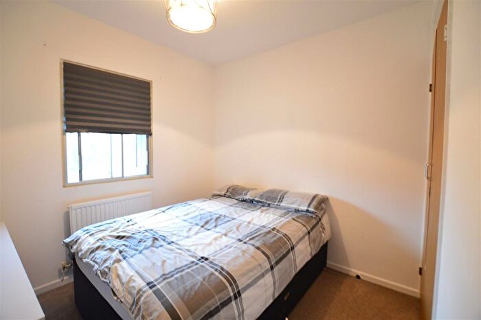1 Bedroom Flat To Rent In Vicarage Way, Colnbrook, Slough, SL3