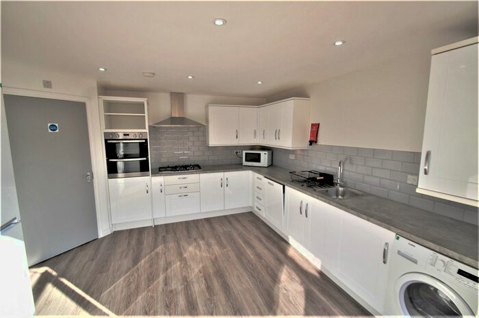 6 Bedroom Detached House To Rent In Cheshire Close, Stoke, Coventry, CV3