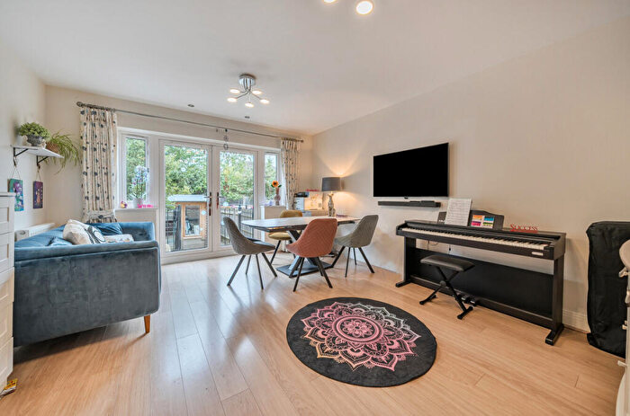 2 Bedroom Terraced House For Sale In Pintail Way, Maidenhead, SL6