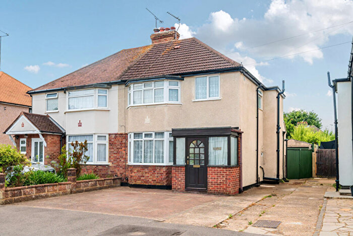3 Bedroom Semi-Detached House For Sale In Lindsay Road, New Haw, KT15