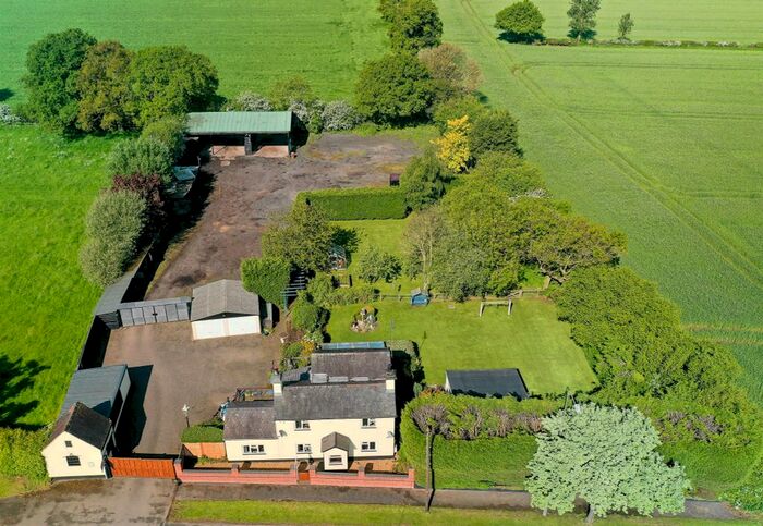 3 Bedroom Detached House For Sale In Wolverhampton Road, Gailey, Stafford, ST19