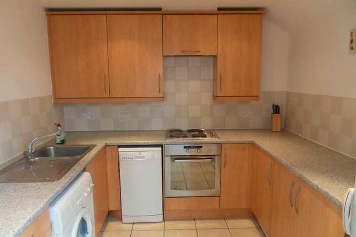 2 Bedroom Flat To Rent In Bedfont Lane, Feltham, TW13