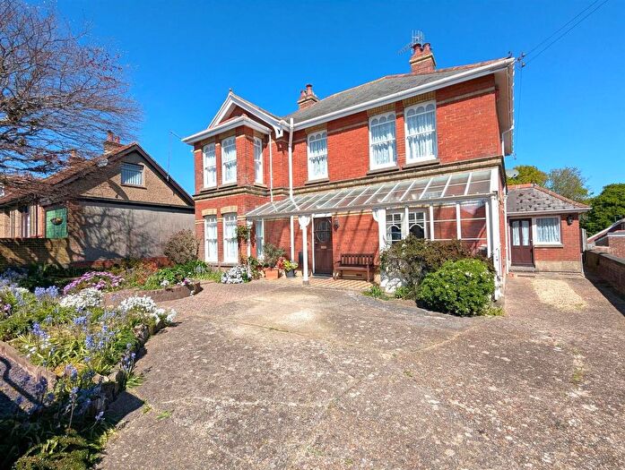 5 Bedroom Property For Sale In Carter Avenue, Shanklin, PO37