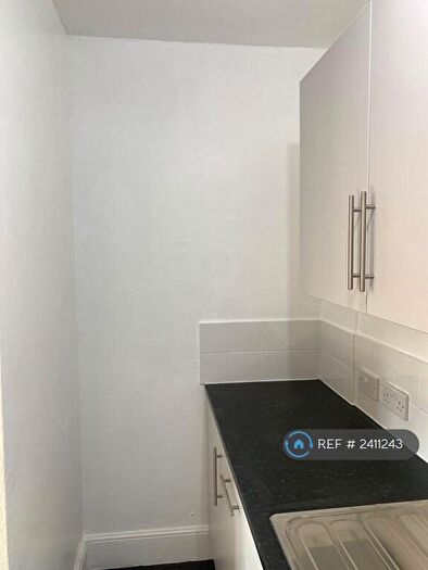 1 Bedroom Flat To Rent In Portswood Rd, Southampton, SO17