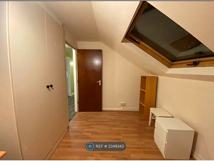 3 Bedroom Flat To Rent In Newland Road, London, N8