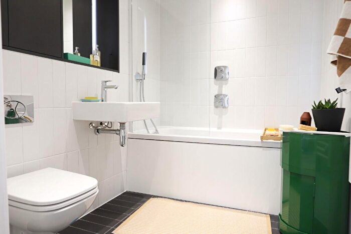 2 Bedroom Apartment To Rent In Glebe Street, Stoke-On-Trent, Staffordshire, ST4