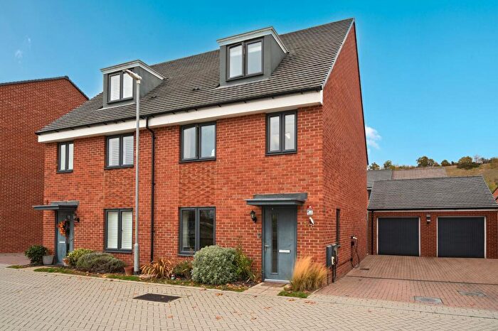 4 Bedroom Semi-Detached House For Sale In Outred Place, Ebbsfleet Valley, Swanscombe, Kent., DA10