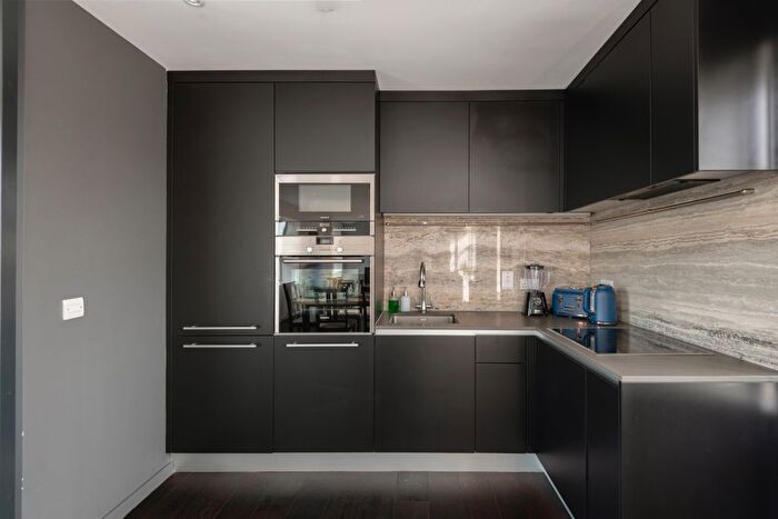 2 Bedroom Flat For Sale In Marshall Street, London, W1F