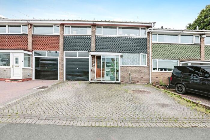 4 Bedroom Terraced House For Sale In Harton Way, Birmingham, B14