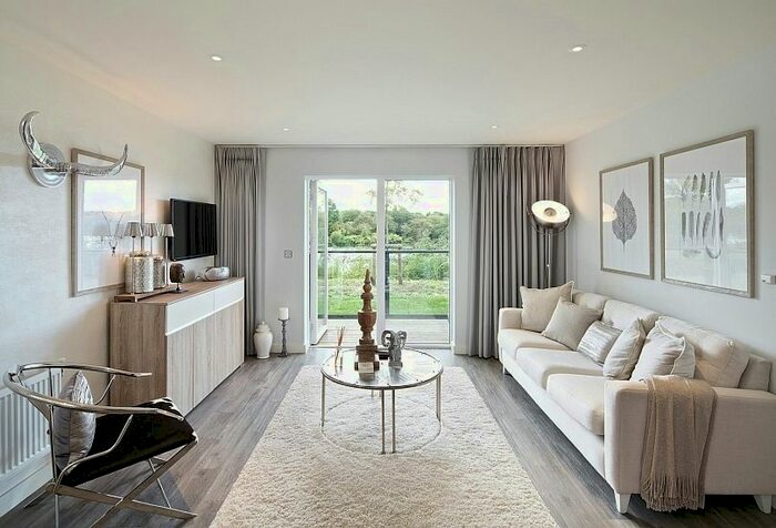 2 Bedroom Flat To Rent In Shearwater Drive, Hendon Waterside, NW9