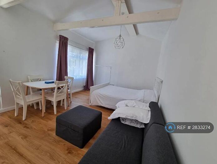 Studio To Rent In Elsrick Avenue, Morden, SM4