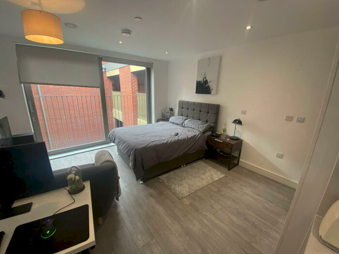 Apartment To Rent In Henry Street, Sheffield, South Yorkshire, S3