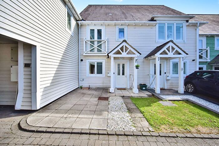 3 Bedroom Terraced House For Sale In Crossfield Walk, Snodland, ME6