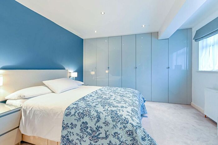 5 Bedroom Detached House For Sale In Kirby Close, Northwood, HA6