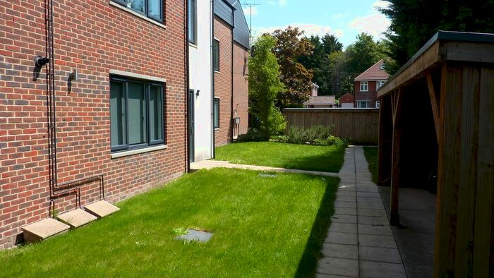 1 Bedroom Flat To Rent In Mousehole Lane, Southampton, SO18