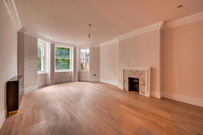 4 Bedroom Flat For Sale In Marloes Road, W8