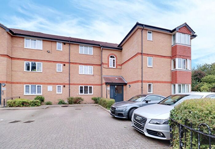 1 Bedroom Flat For Sale In Harrier Way, London, E6
