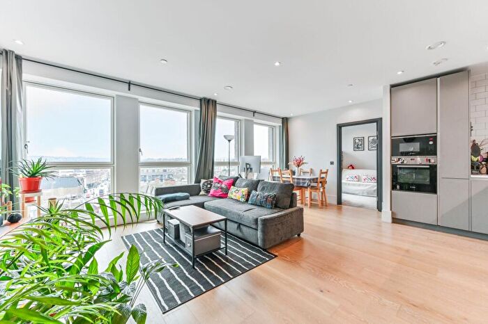 2 Bedroom Flat For Sale In High Street, Central Croydon, Croydon, CR0