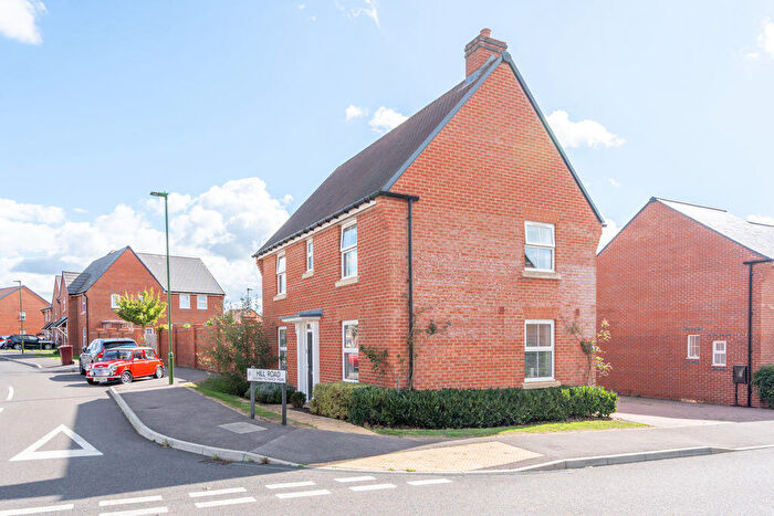 3 Bedroom Detached House For Sale In Hill Road, Chichester, Goodwood, PO18