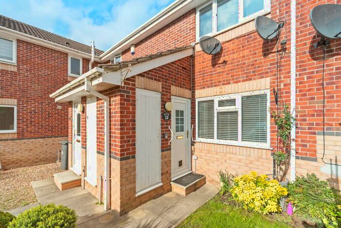 2 Bedroom Apartment To Rent In Wordsworth Court, Oulton, Leeds, LS26