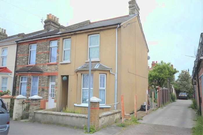 1 Bedroom Maisonette To Rent In St. Andrews Road, Clacton-On-Sea, CO15