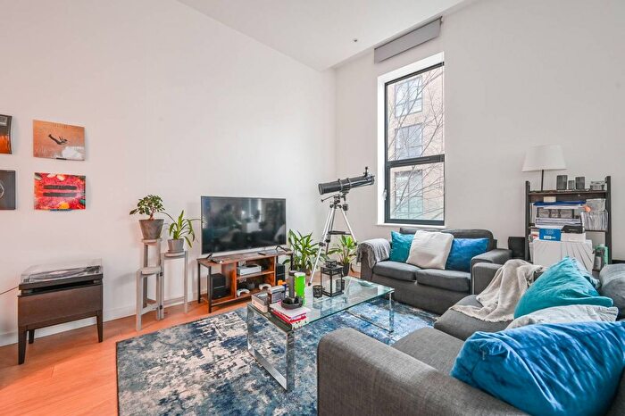 2 Bedroom Flat To Rent In Seven Sea Gardens, Bow, London, E3