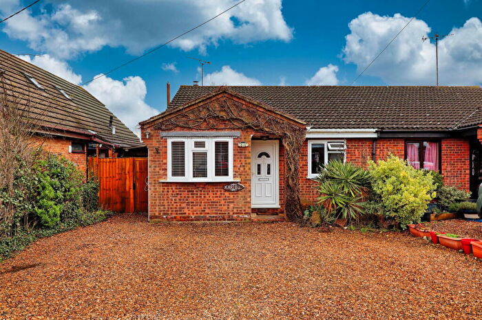 3 Bedroom Semi-Detached Bungalow For Sale In Moorhen Avenue, St. Lawrence, Southminster, CM0