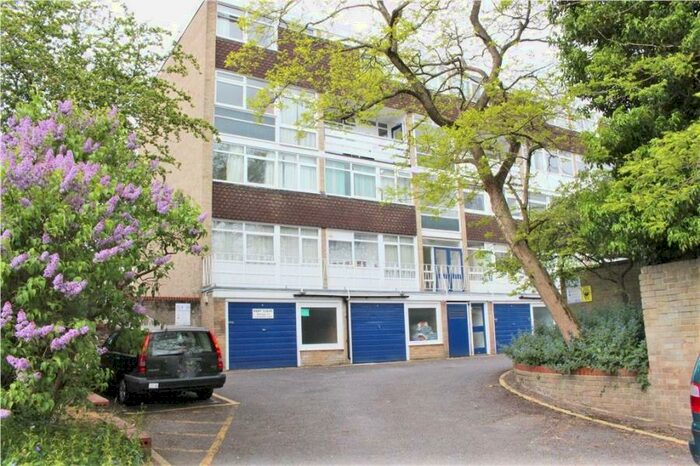 2 Bedroom Apartment To Rent In Woking, GU22