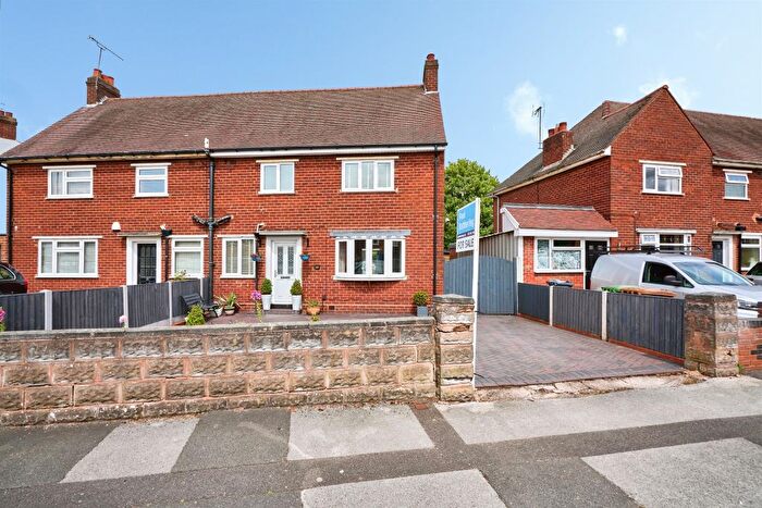 4 Bedroom Semi-Detached House For Sale In Sutton Road, Wednesbury, WS10
