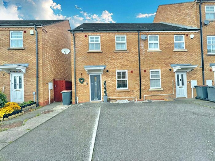 3 Bedroom Semi-Detached House To Rent In Silken Court, Nuneaton, CV11