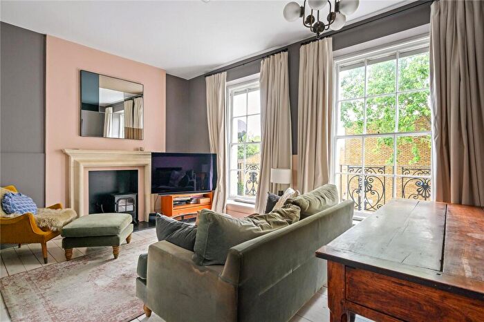 3 Bedroom Apartment For Sale In Offord Road, Barnsbury, London, N1