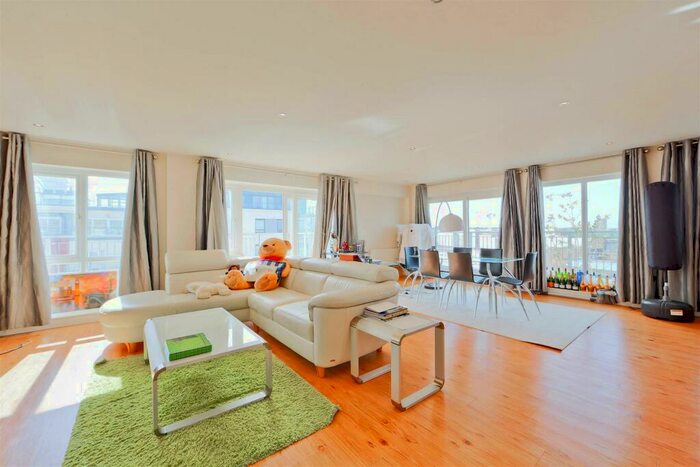 3 Bedroom Apartment To Rent In Heritage Avenue, Colindale, London, NW9