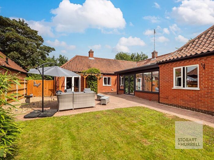 4 Bedroom Detached Bungalow For Sale In Driftway Lodge, Hall Road, Barton Turf, Norfolk, NR12