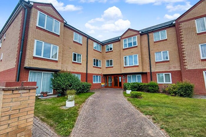 1 Bedroom Retirement Property For Sale In Exeter Drive, Colchester, Essex, CO1