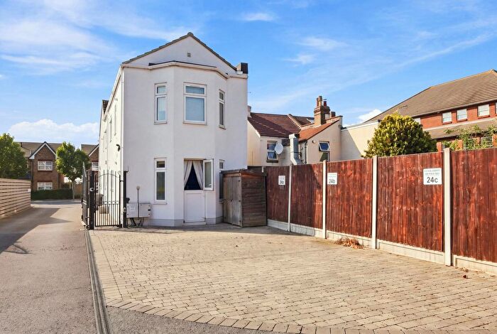 1 Bedroom Flat For Sale In Milton Road, Westcliff-On-Sea, SS0