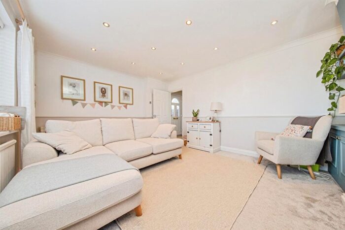 3 Bedroom End Of Terrace House For Sale In Wayside Close, Stowmarket, IP14